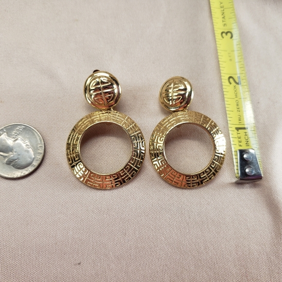 Vintage Givenchy Gold Plated Logo Dangle Hoop Clip-on Earrings - Picture 3 of 10